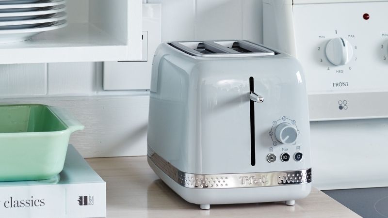 Vì sao nên vệ sinh máy nướng bánh mì?