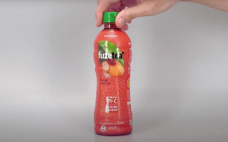 Trà đào Fuze Tea chủ yếu gồm hạt chia, nước ép táo, nước ép đào,...