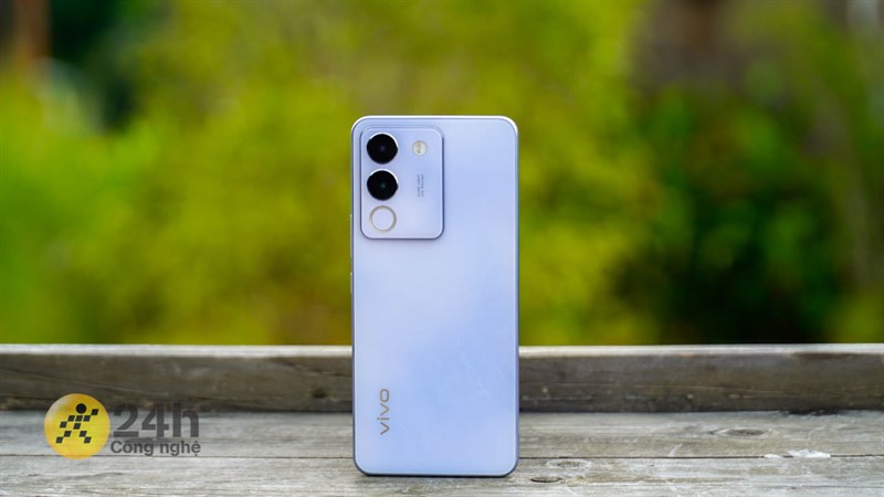 Vivo V29e được sử dụng ngôn ngữ thiết kế rất hiện đại. Vivo V29e được sử dụng ngôn ngữ thiết kế rất hiện đại.