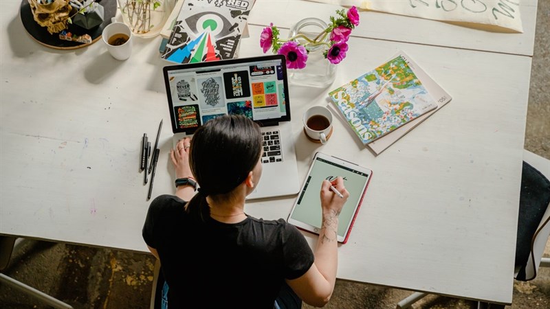 Nhiều hãng máy tính bảng nổi tiếng cũng đã hợp tác với các nhà phát triển ứng dụng riêng cho hãng Nhiều hãng máy tính bảng nổi tiếng cũng đã hợp tác với các nhà phát triển ứng dụng riêng cho hãng