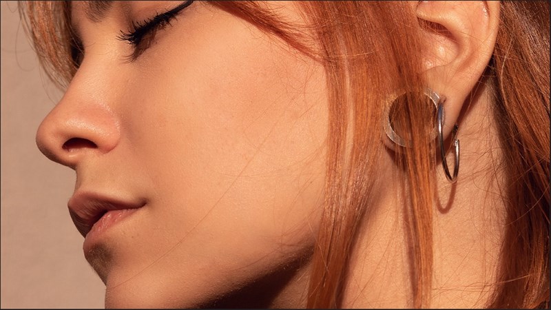 Cách xoá nốt ruồi trong Photoshop