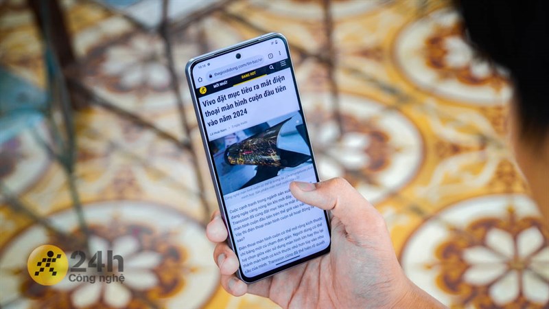 Mặt trước của vivo V29e được tối ưu lại, cho cảm giác sử dụng thoái mái hơn Mặt trước của vivo V29e được tối ưu lại, cho cảm giác sử dụng thoái mái hơn