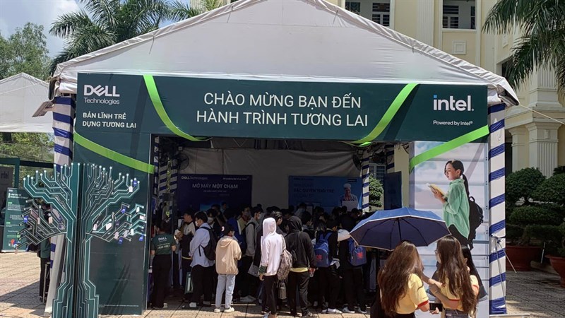 Chương trình 'Bản lĩnh trẻ, dựng tương lai' đã có mặt tại trường Đại học Bách khoa Hà Nội Chương trình 'Bản lĩnh trẻ, dựng tương lai' đã có mặt tại trường Đại học Bách khoa Hà Nội