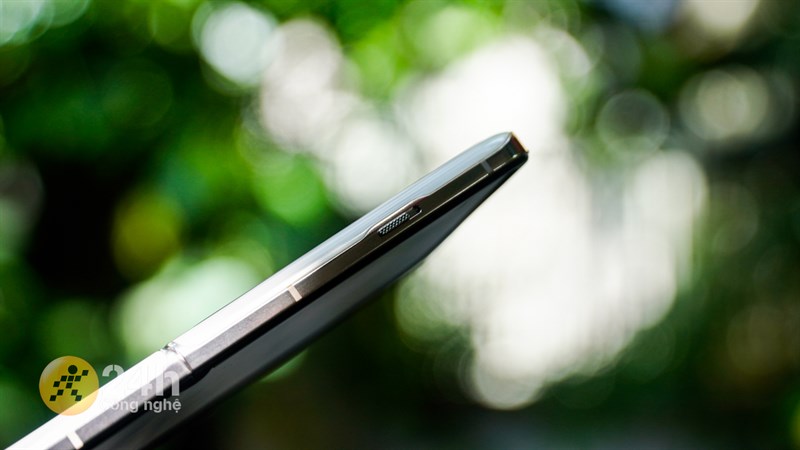 OPPO Find N3 Flip được trang bị thêm 1 cần gạt âm thanh