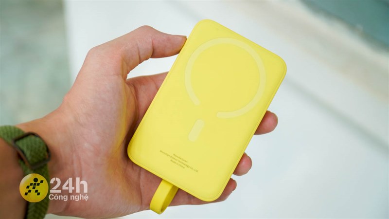 Trên tay sạc dự phòng Baseus 30 W