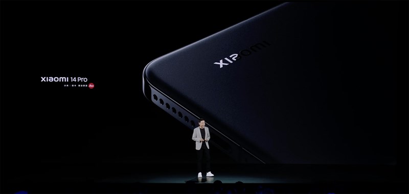 Xiaomi 14 Pro vẫn làm bo cong nhẹ ở mép cạnh, mặt lưng để mang lại trải nghiệm cầm nắm tốt nhất cho người dùng Xiaomi 14 Pro vẫn làm bo cong nhẹ ở mép cạnh, mặt lưng để mang lại trải nghiệm cầm nắm tốt nhất cho người dùng