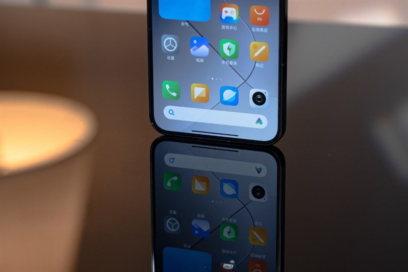 Phần viền màn hình ở bên dưới của Xiaomi 14 có độ mỏng chỉ 1.61 mm. Nguồn: Weibo. Phần viền màn hình ở bên dưới của Xiaomi 14 có độ mỏng chỉ 1.61 mm. Nguồn: Weibo.