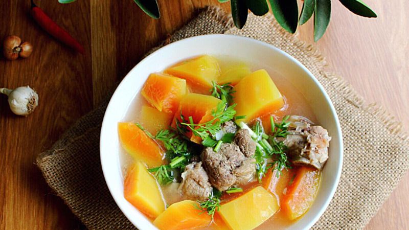 Canh đu đủ hầm xương