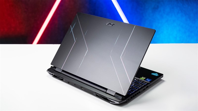 Lễ hội ma - giảm hết ga: Flashsale laptop giảm sốc đến 9.5 triệu