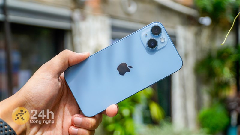 Nhiều người dùng vẫn thích phong cách thiết kế của iPhone 14 nói riêng hay những mẫu iPhone bản tiêu chuẩn khác nói chung.