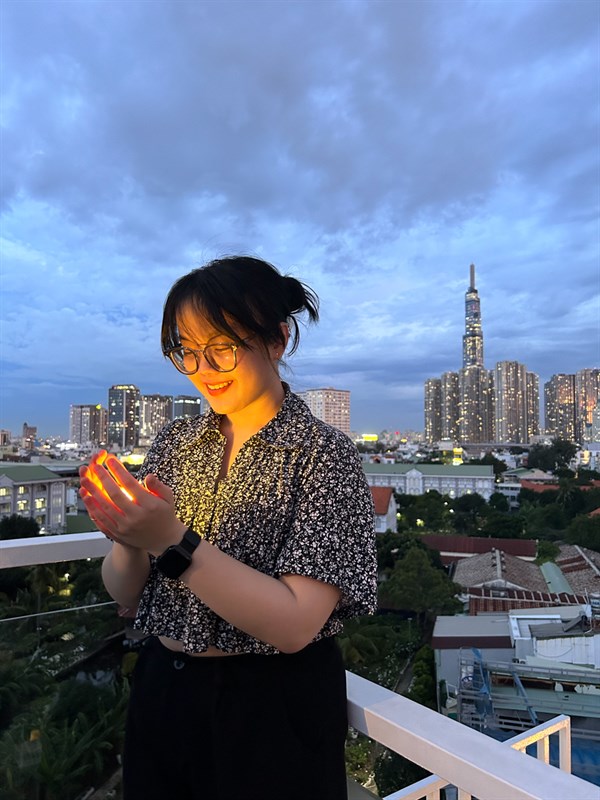 Ảnh chụp chân dung từ iPhone 14 sau khi loại bỏ hiệu ứng xóa phông nền.