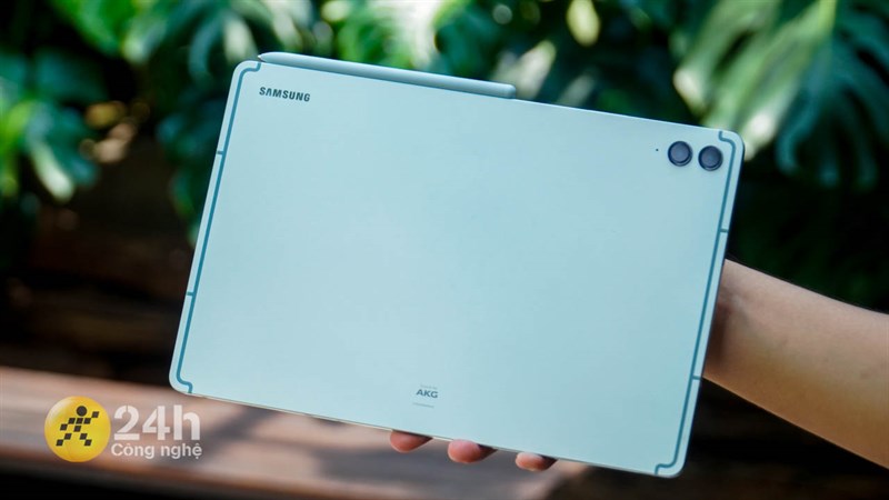 Galaxy Tab S9 FE+ được thiết kế cực kỳ sang trọng, chắc chắn dù thuộc phân khúc tầm trung