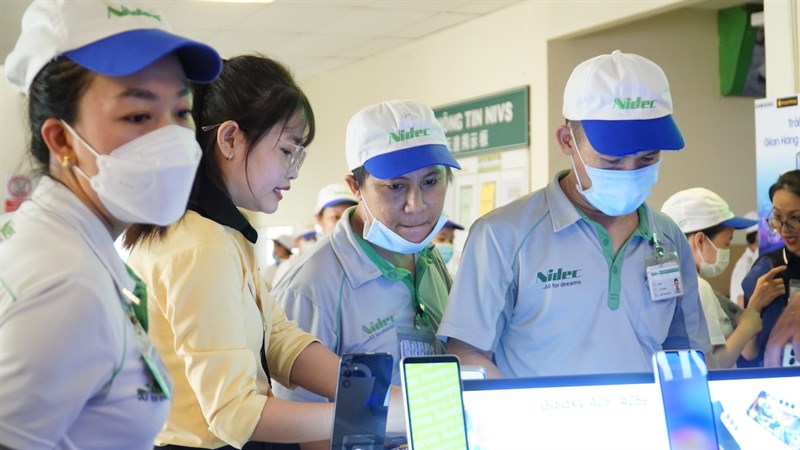 đông người tham dự đông người tham dự