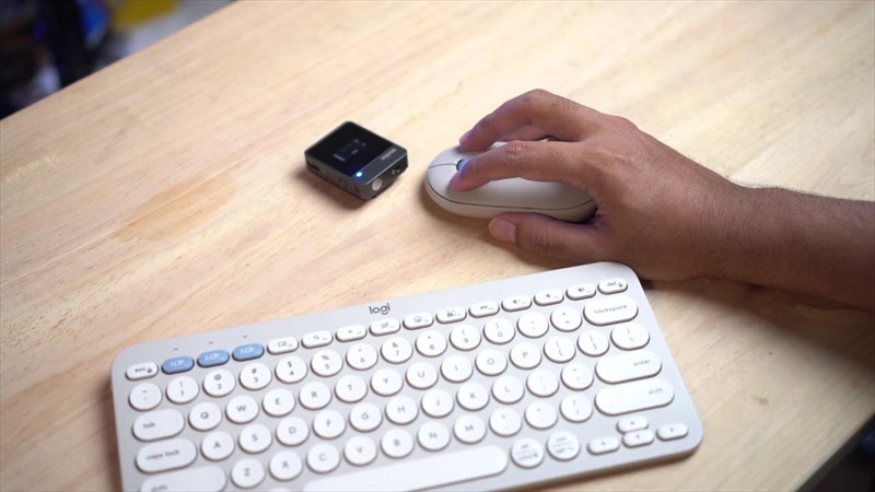 Trên tay Logitech Pebble 2