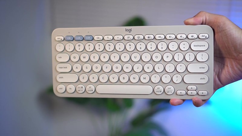 Trên tay Logitech Pebble 2