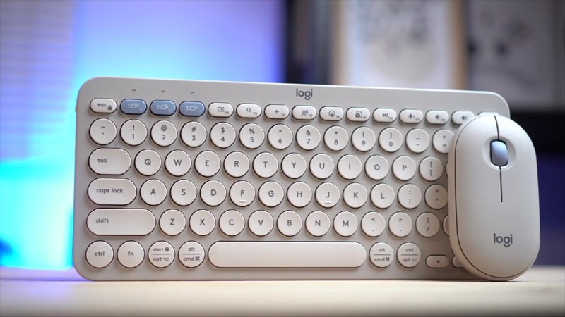 Trên tay Logitech Pebble 2