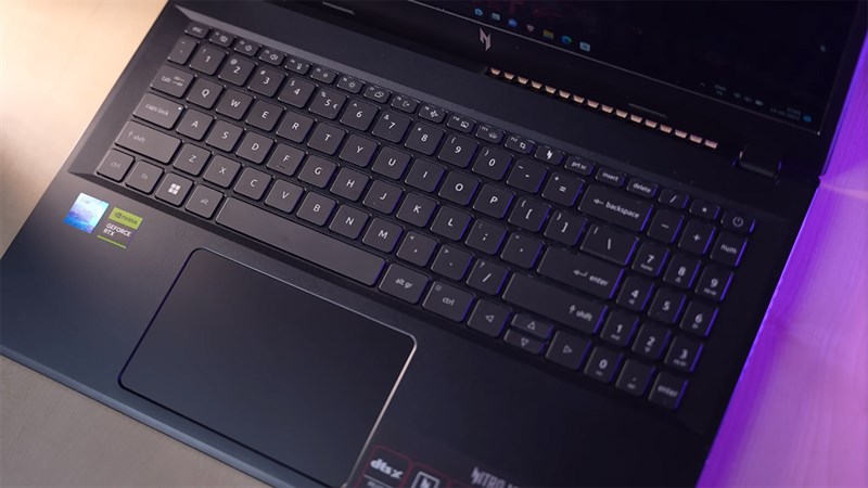 Acer Nitro V 2023 được trang bị hệ thống bàn phím layout 98% rộng rãi Acer Nitro V 2023 được trang bị hệ thống bàn phím layout 98% rộng rãi