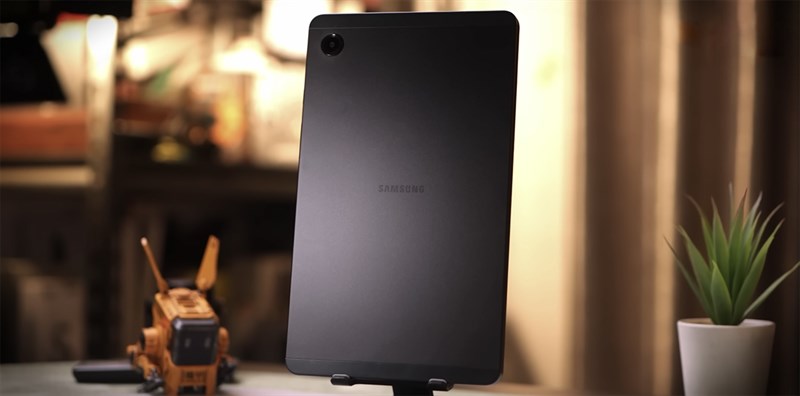 Galaxy Tab A9 được thiết kế nhỏ gọn và sang trọng từ nhôm nguyên khối