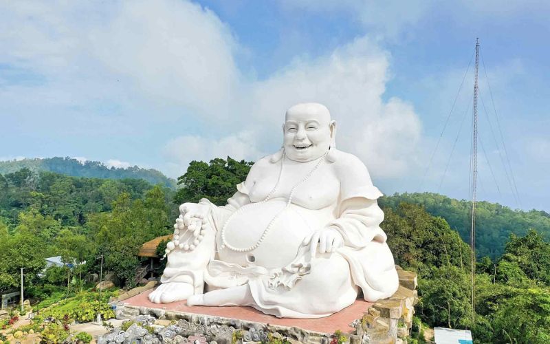 Tượng Phật Di Lặc lớn nhất Châu Á
