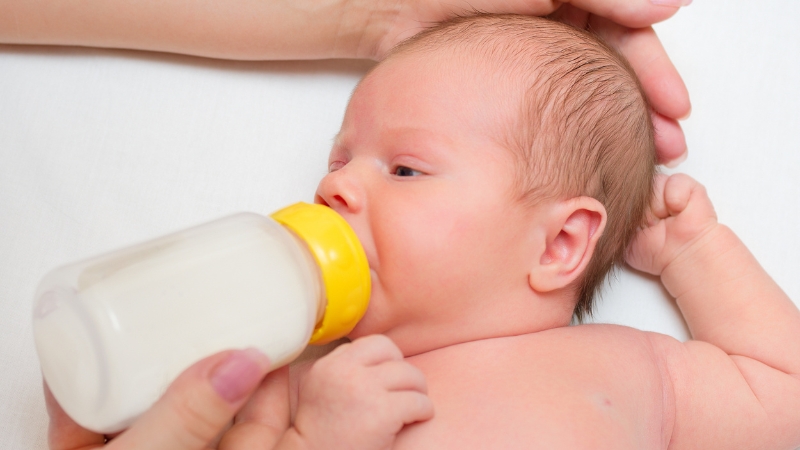 Cách phòng ngừa bỏng sữa ở trẻ