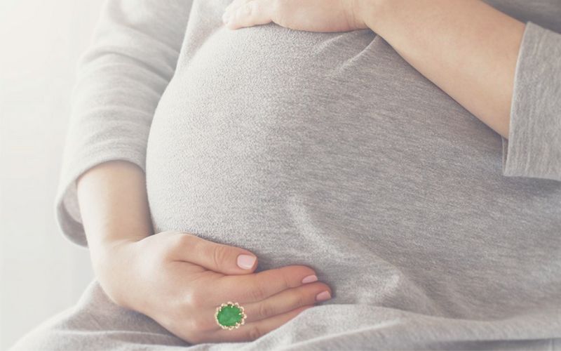 Vì sao có thai không nên đeo vàng và trang sức? Cách đeo vàng an toàn
