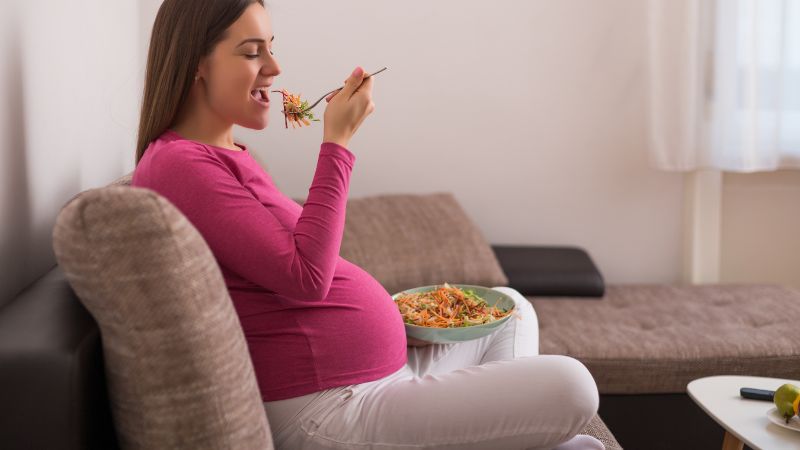 Tác hại của nghén mặn với mẹ bầu và thai nhi