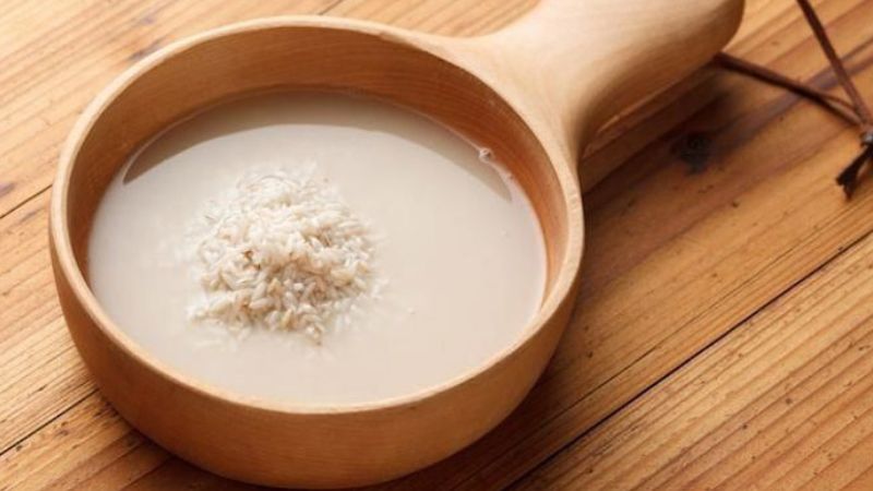Tắm trắng sau sinh bằng bột gạo