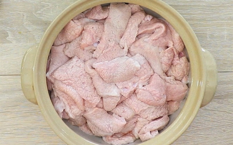 How to choose fresh and clean pork breast
