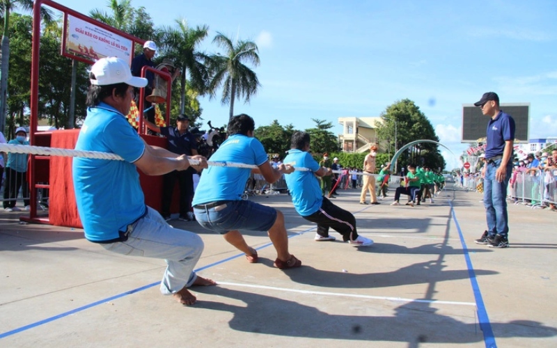 Exciting activities during the festive part of the Mạc Cửu Commemoration Ceremony