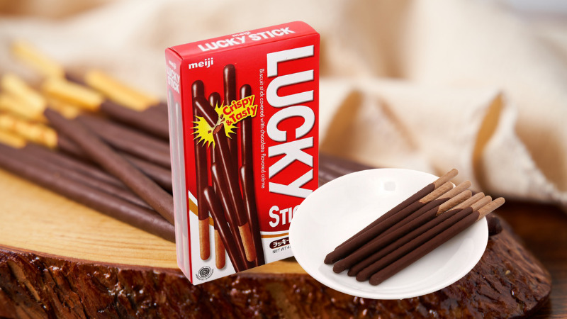 Bánh que Meiji Lucky Stick phủ kem hương socola