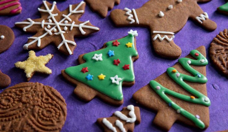 Mách bạn cách làm bánh quy gừng Giáng sinh xinh xắn, ngọt ngào đáng yêu