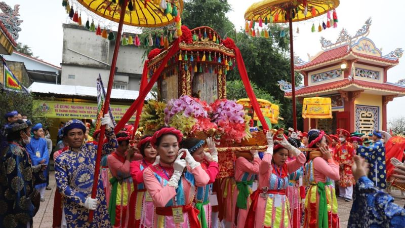 Rituals of the Thủy Long Thánh Mẫu festival