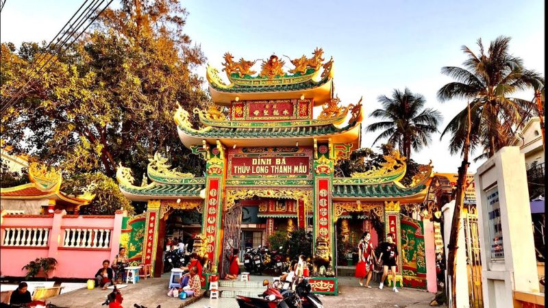 Tips for attending the Thủy Long Thánh Mẫu festival