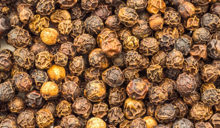 Giá tiêu hôm nay 30/11/2023: Tăng liên tiếp, chạm mốc 73.000 đồng/kg