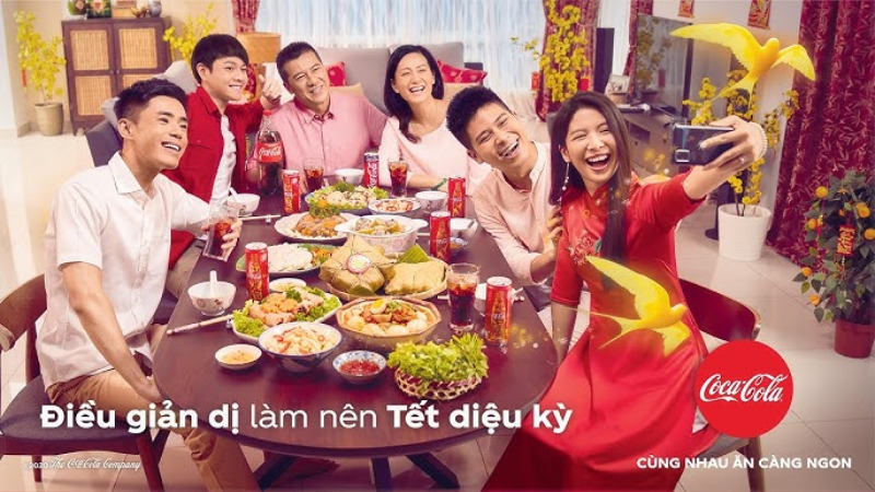 Coca-cola giúp ngày Tết thêm gắn kết