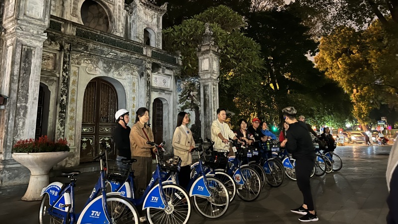 Tour xe đạp: Đêm Thăng Long - Hà Nội