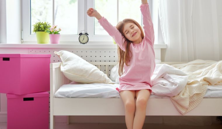 5 mẹo giúp trẻ tự động thức dậy vào buổi sáng không mệt mỏi, khóc lóc