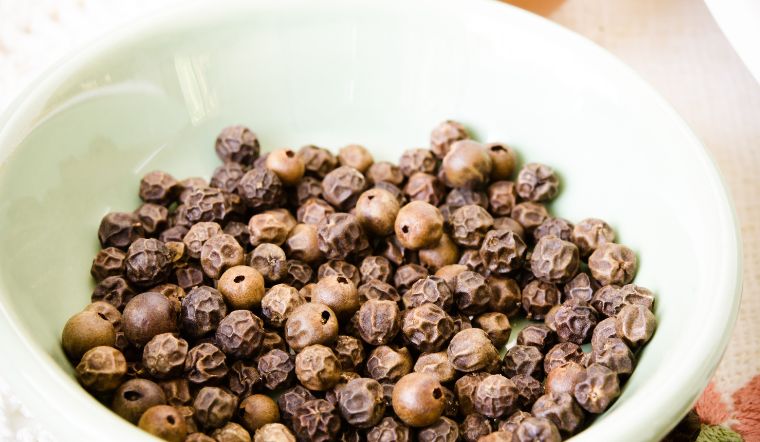 Giá tiêu hôm nay 12/12/2023: Ổn định sau đợt tăng mạnh