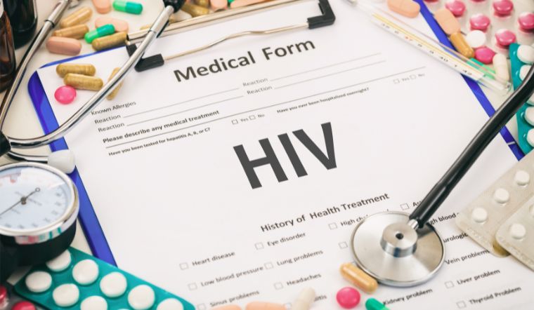 Người đang uống thuốc ARV điều trị HIV nên kiêng ăn gì?