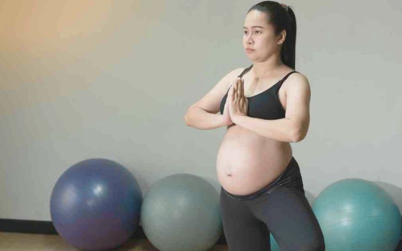 Thai giáo vận động là việc mẹ bầu vận động thể chất nhẹ nhàng