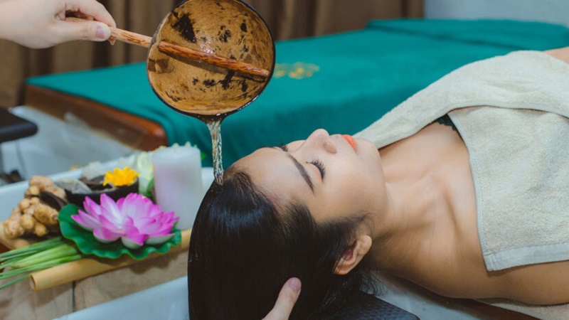 Các bước gội đầu dưỡng sinh chuẩn spa