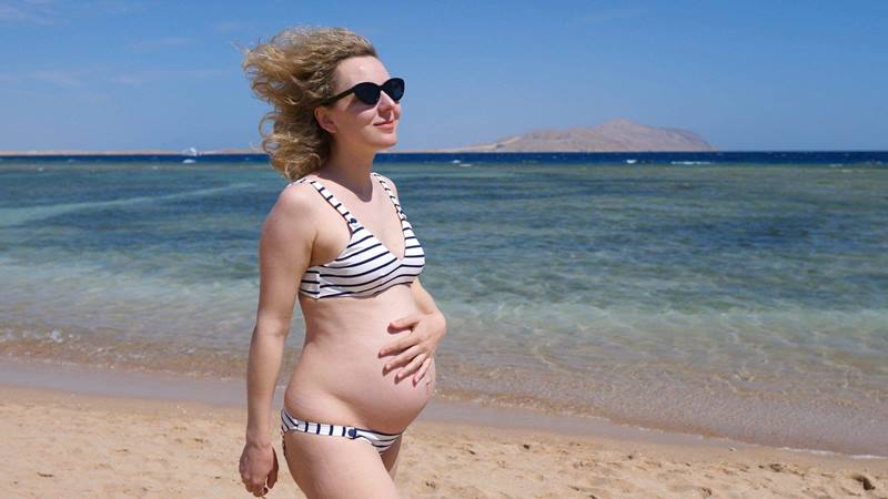 Những lưu ý khi đi du lịch biển trong thời gian mang thai