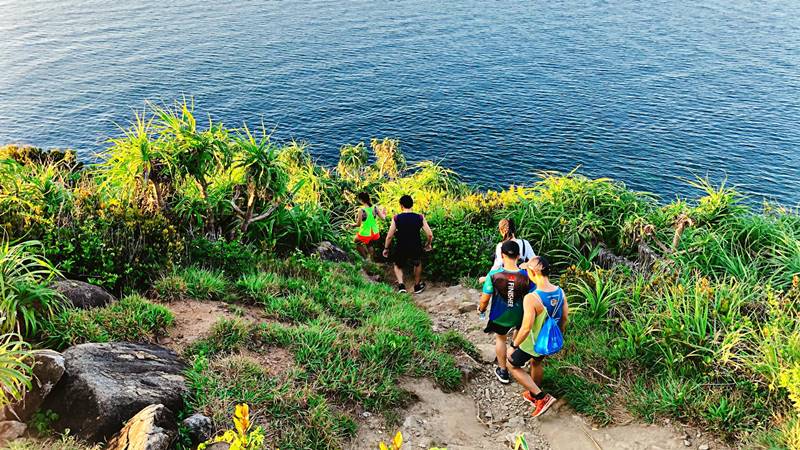 Cắm trại cùng bạn bè ngắm sao và đón bình minh