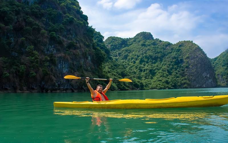 Chèo thuyền kayak Tràng An bao nhiêu tiền?