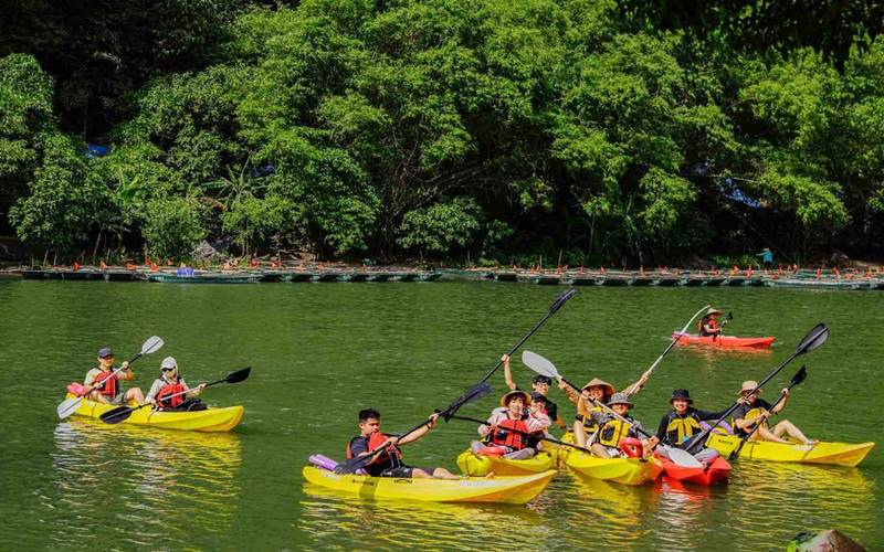 Lưu ý khi tham gia chèo thuyền kayak tại Tràng An