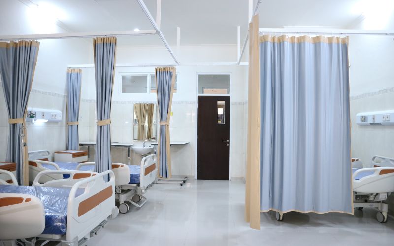 Bệnh viện và cơ sở y tế