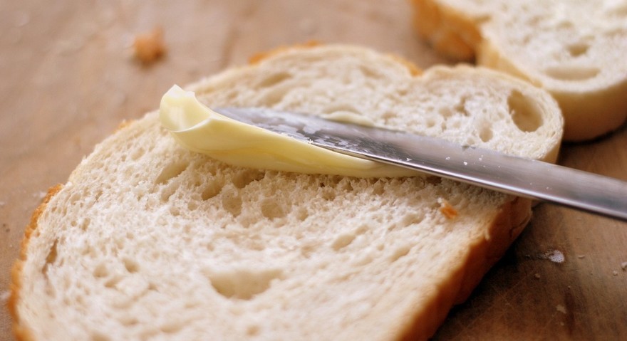 Kết hợp phô mai viên với bánh mì