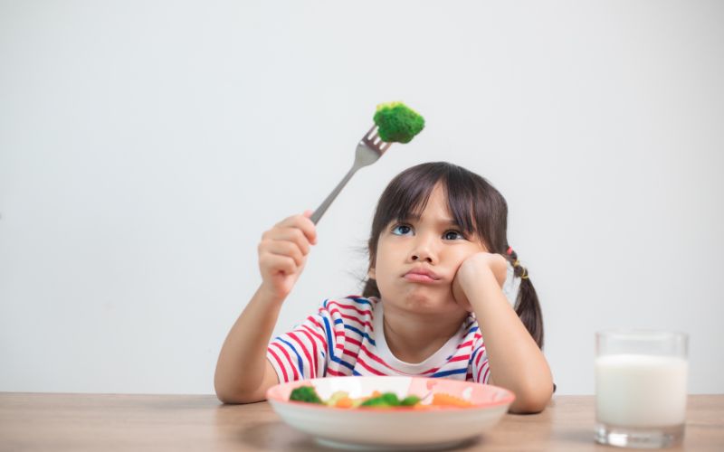 4 thói quen xấu khi ăn uống của trẻ cần sớm loại bỏ
