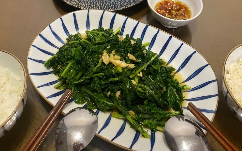 Enjoy the garlic kale stir-fry