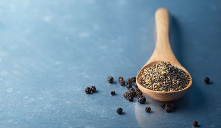 Giá tiêu hôm nay 12/04/2024: Duy trì mức giảm từ 500 đồng/kg